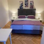 Dora 招待所 3*
