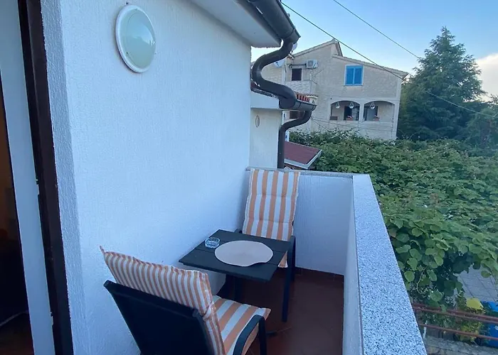 Gostinjska kuća Dora 3*